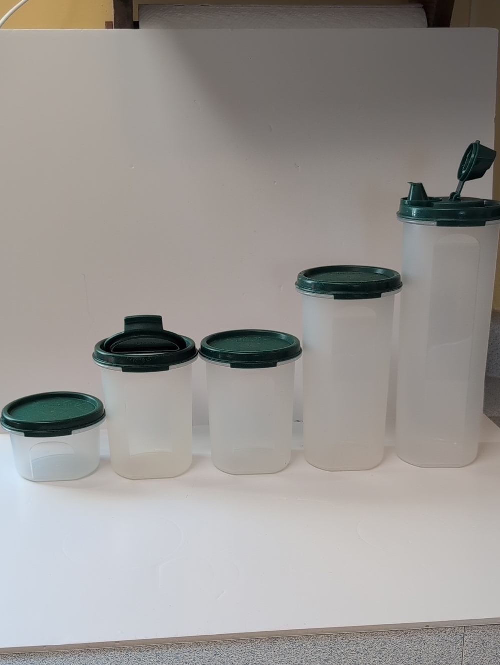 Tupperware®️ Modular Mate Rounds Set Of 5 - Picture 3 of 9